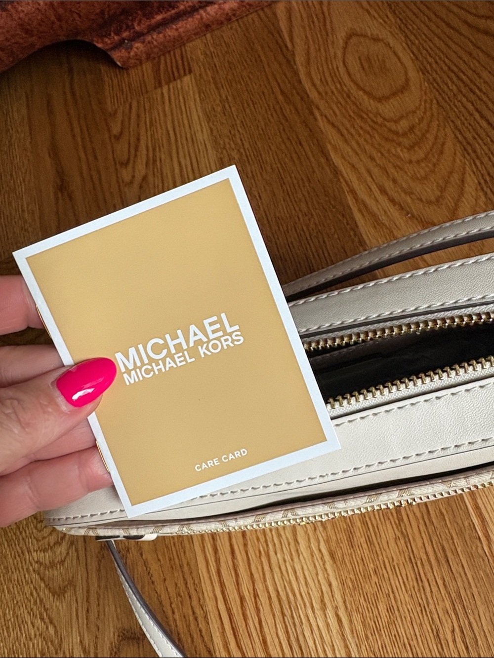 Michael Kors Jet Set Cream & Gold MK Signature Chain Crossbody Bag NEW - Picture 6 of 15
